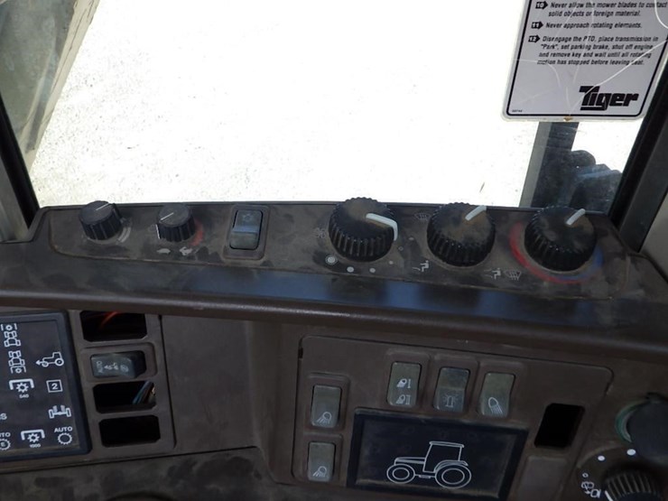 2005-john-deere-7220-image-49