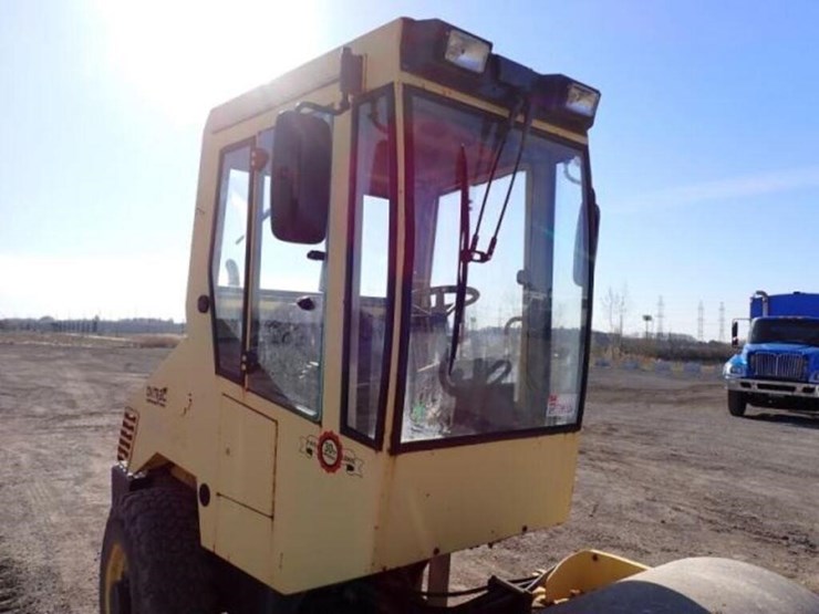 2003-bomag-bw145d-3-image-17