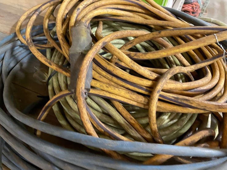 #4562-•-assortment-of-extension-cords-image-5