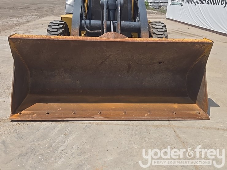 2020-deere-310sl-image-15