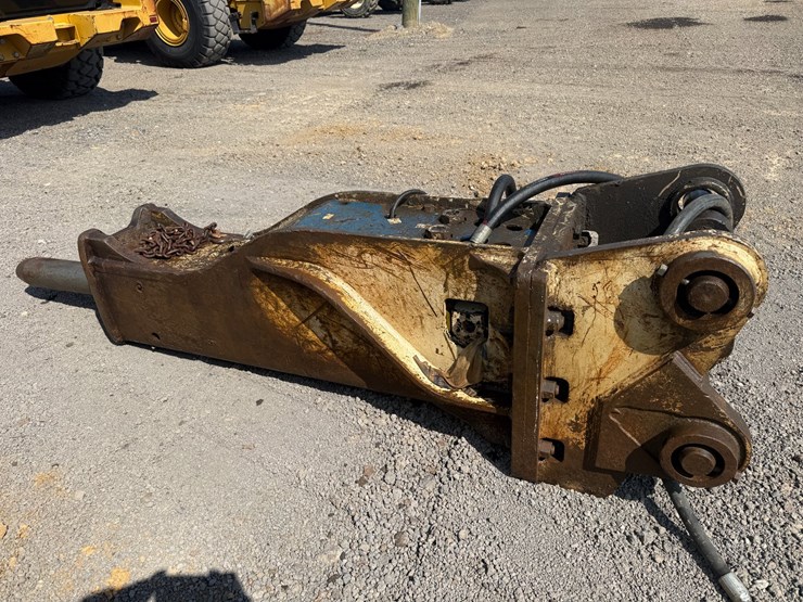 #77-•-excavator-hyd-breaker-image-1
