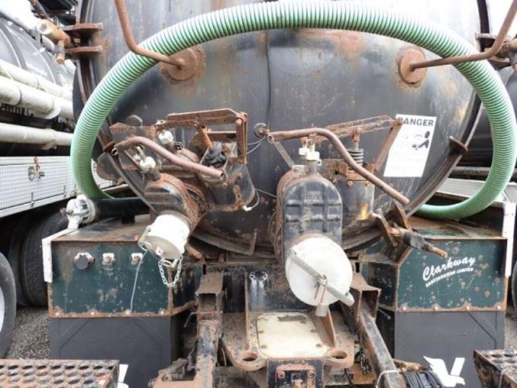 inoperable-2005-mack-cv713-granite-tri/a-vacuum-tr-image-66
