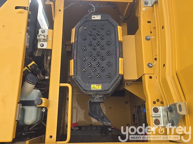 2019-caterpillar-336-image-32