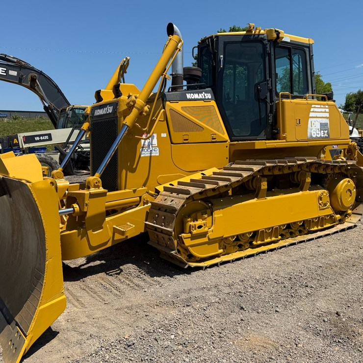 KOMATSU D65EX