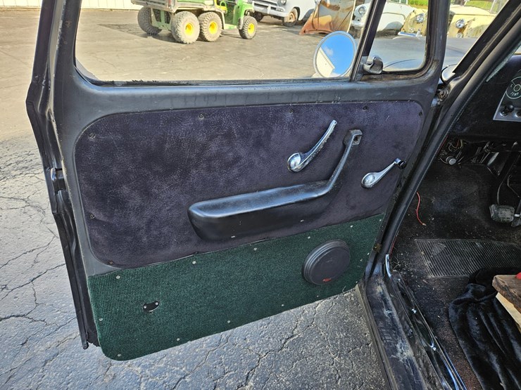 1965-chevrolet-c10-image-28