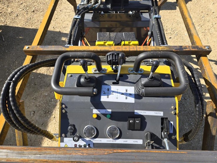 #661-•-new-sdlanch-ssl60-mini-track-skid-steer-image-9