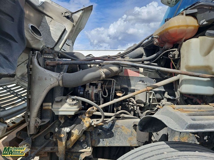 2006-freightliner-columbia-120-image-11