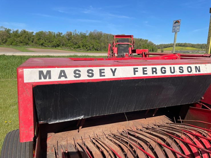 massey-ferguson-124-image-10