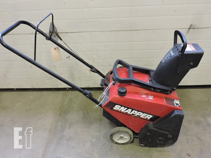 snapper,-le19-gas-powered-snowblower,-running-164-image-1