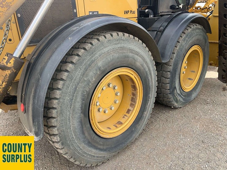 caterpillar-160m-awd-image-12