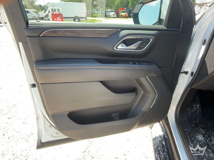 2021-chevrolet-tahoe-image-12