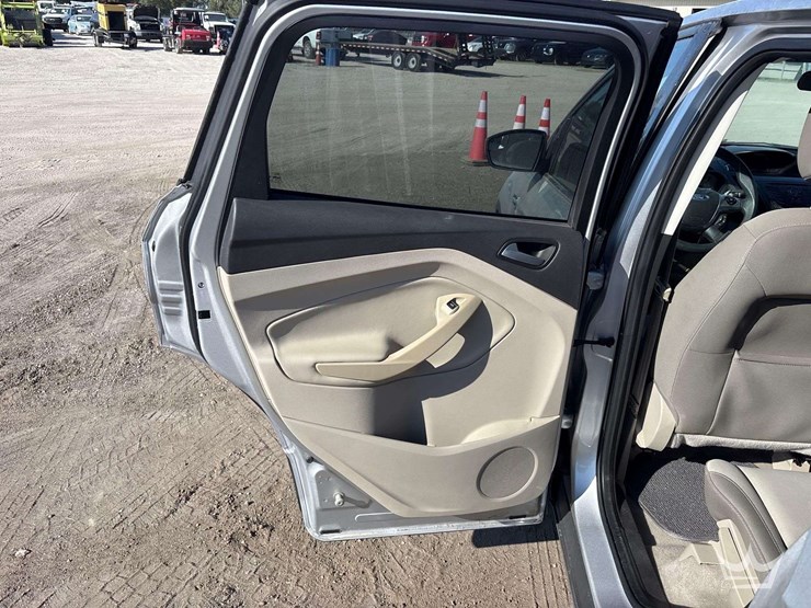 2014-ford-escape-image-17