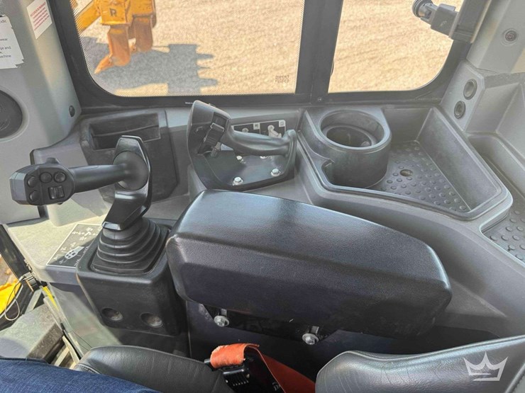 2020-deere-850l-wlt-image-67