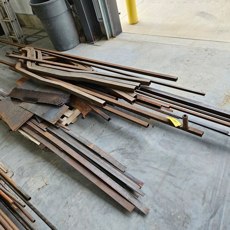 #6270 • Pallet Of Assorted Metal