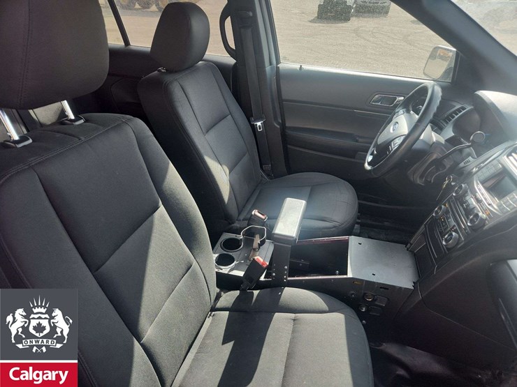 2017-ford-explorer-image-18