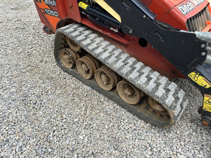 2019-ditch-witch-sk1050-image-16