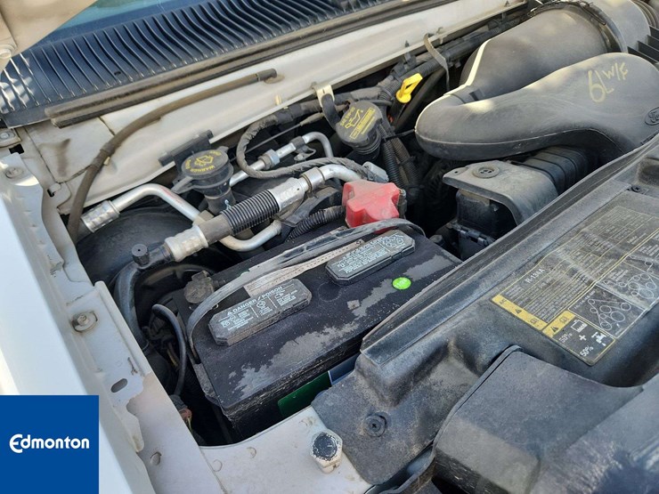 2012-ford-cargo-image-25
