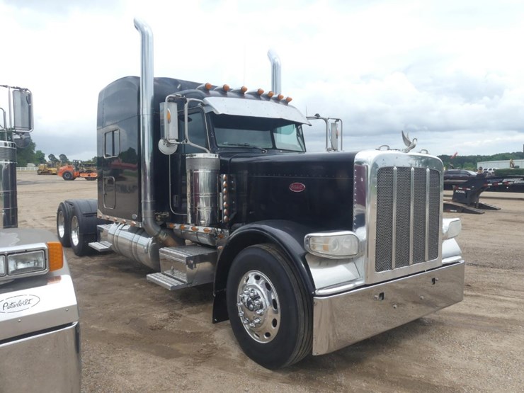 2008-peterbilt-389-image-2