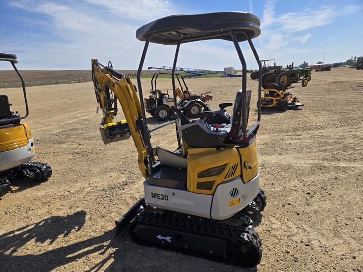 #700-•-new-sdlanch-me20-mini-excavator-image-8