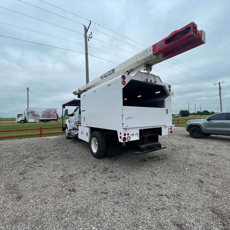2017 FORD F750