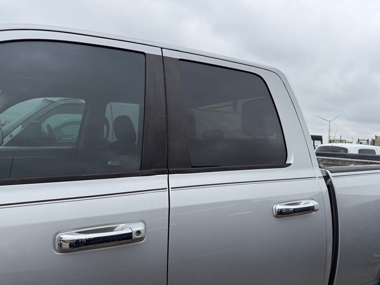2013-dodge-ram-1500-image-27