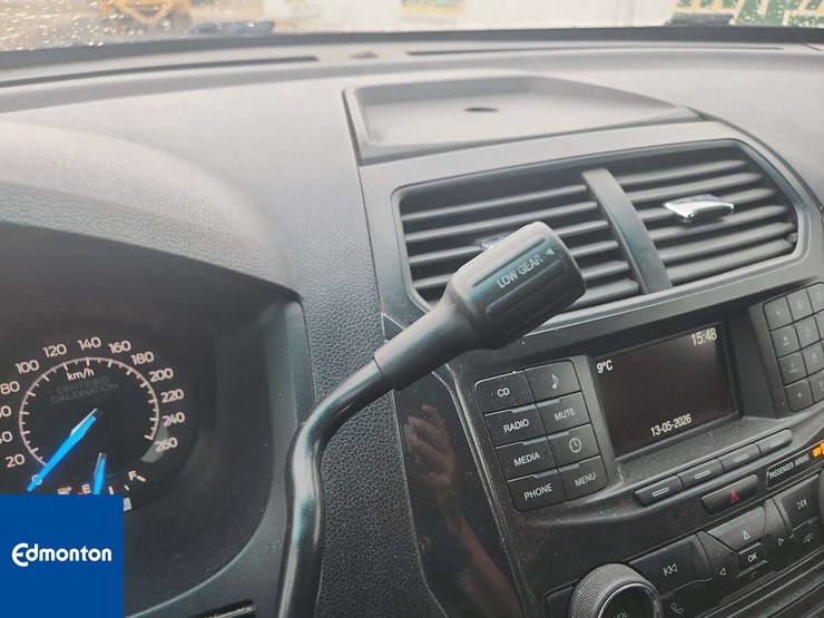2018-ford-explorer-image-16