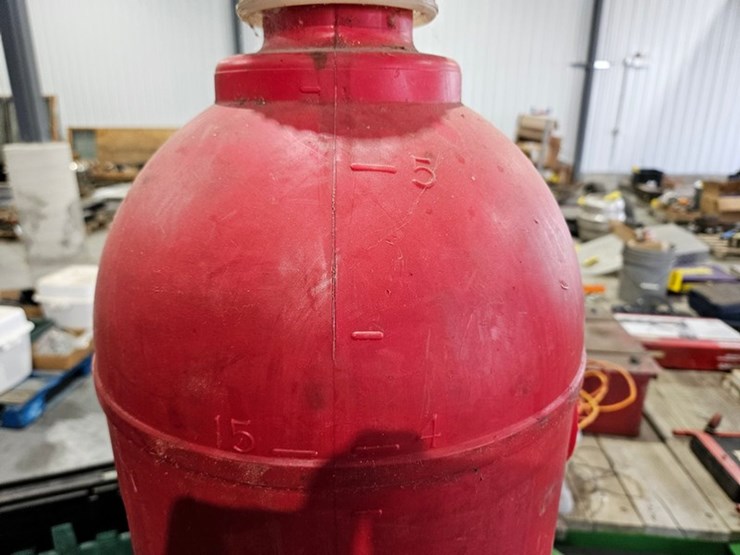 #6267-•-5-gal-plastic-gas-can-image-4