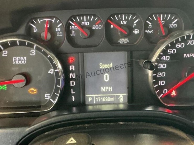 2017-chevrolet-silverado-3500hd-image-17