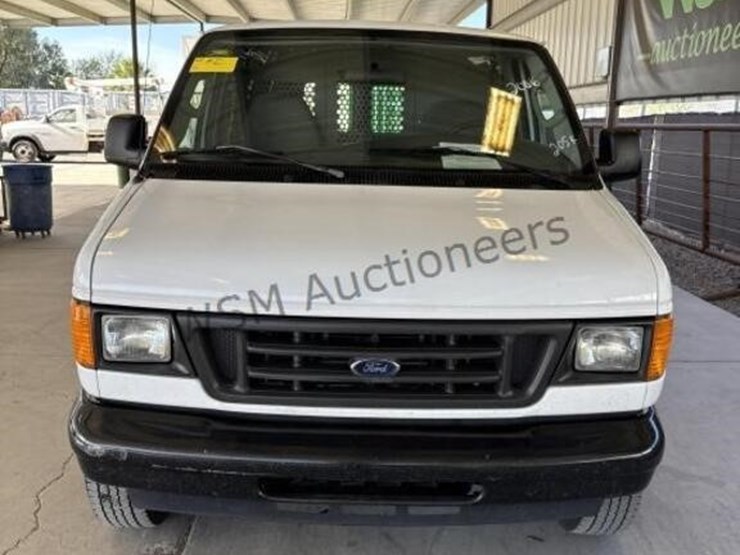 2006-ford-cargo-image-3