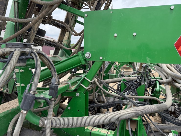 john-deere-1890-image-39