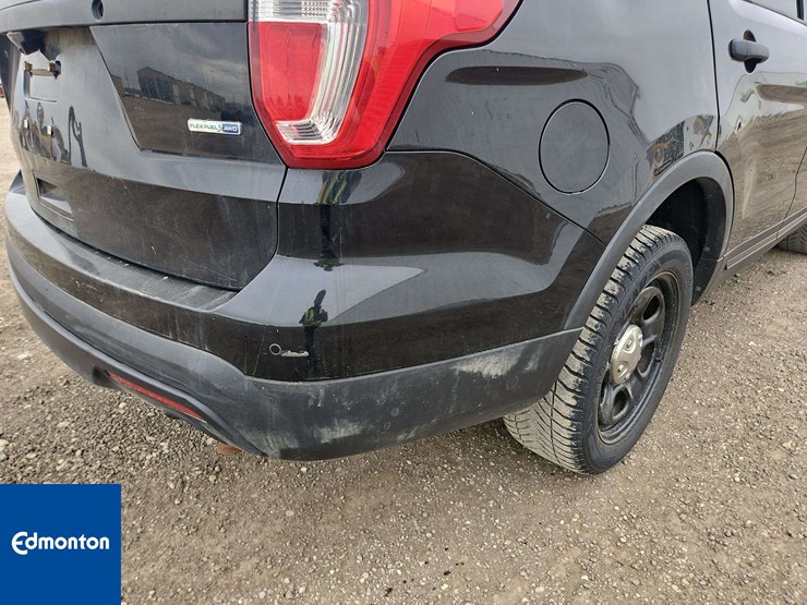 2016-ford-explorer-image-19