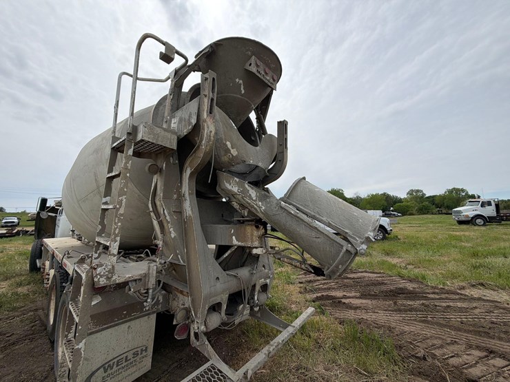 mack-cement-truck-image-18