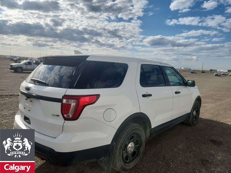 2017-ford-explorer-image-4
