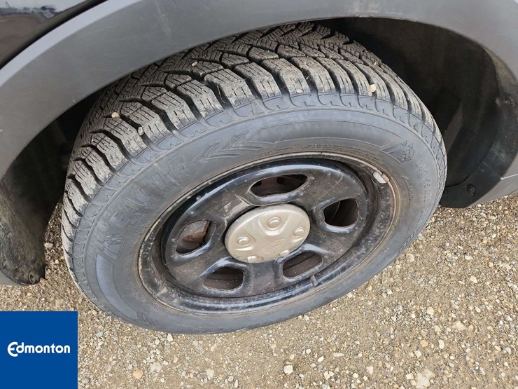 2018-ford-explorer-image-11