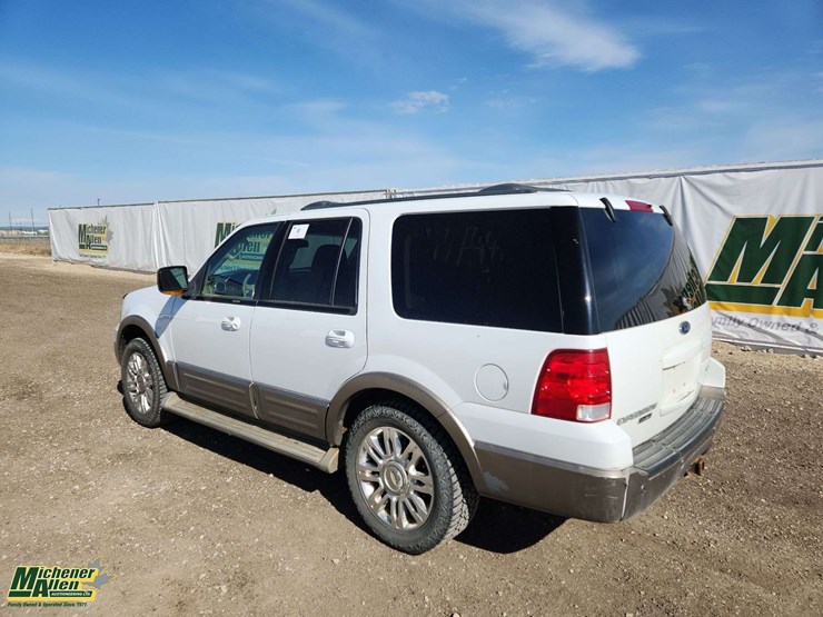 2004-ford-expedition-image-3