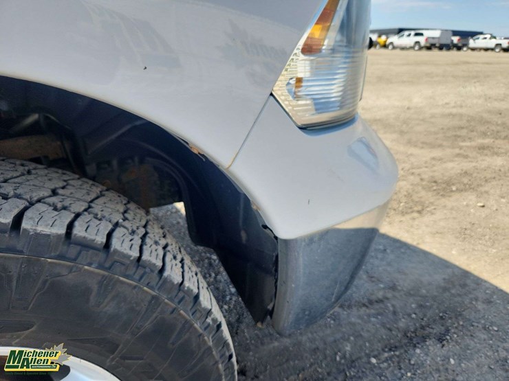 2014-dodge-1500-image-30