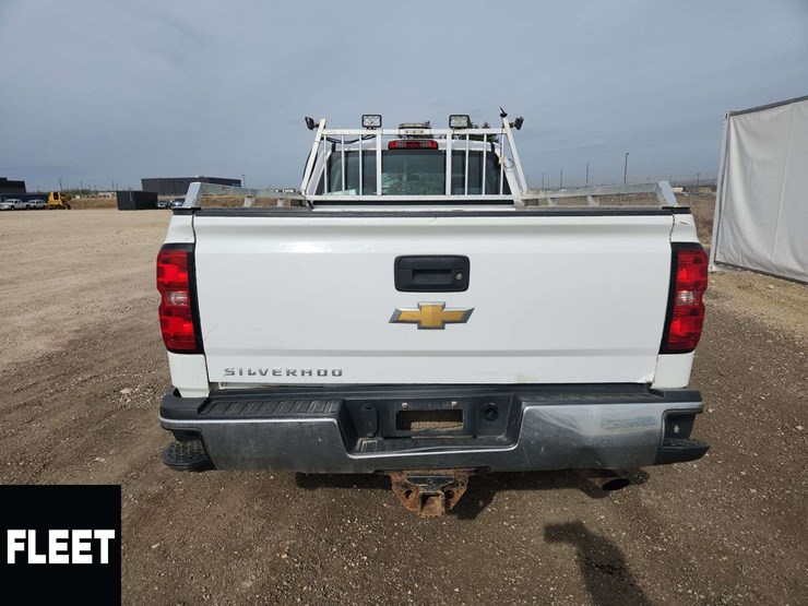 2017-chevrolet-silverado-2500hd-image-8