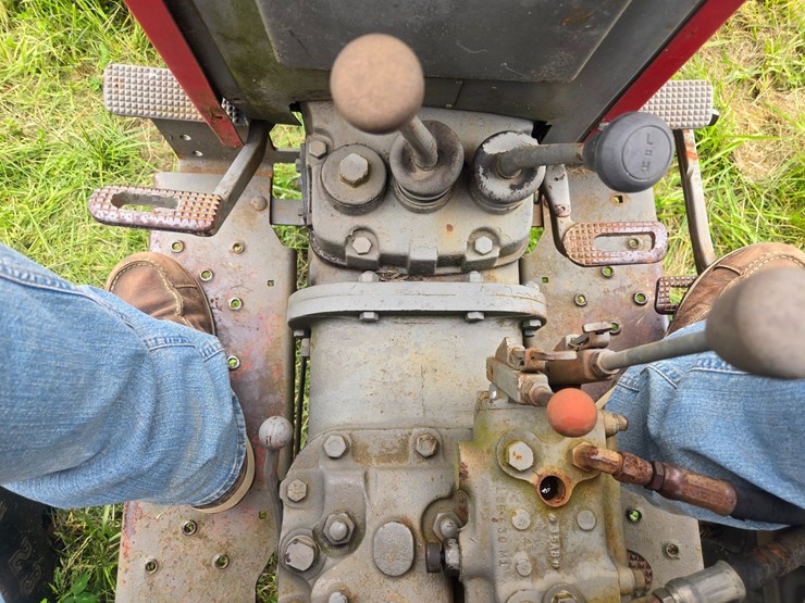massey-ferguson-175-image-29