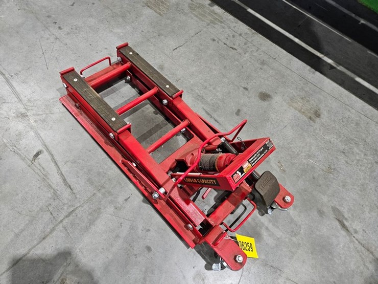 #6259-•-torin-big-red-jacks-1500lb-motorocycle-or-atv-jack-image-3