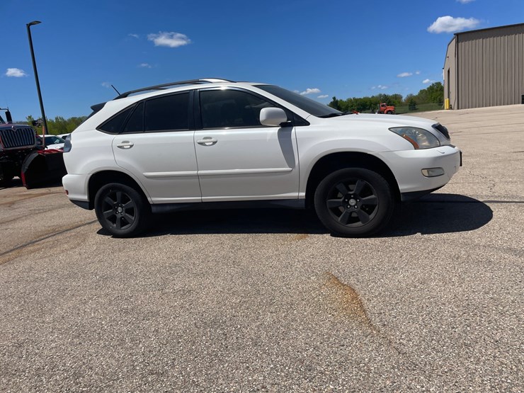 2004-lexus-rx330-image-4