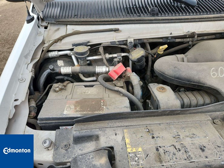 2014-ford-cargo-image-27