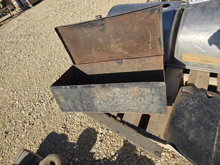 #710-•-tool-box-for-weights-on-frame---came-off-7140-image-4