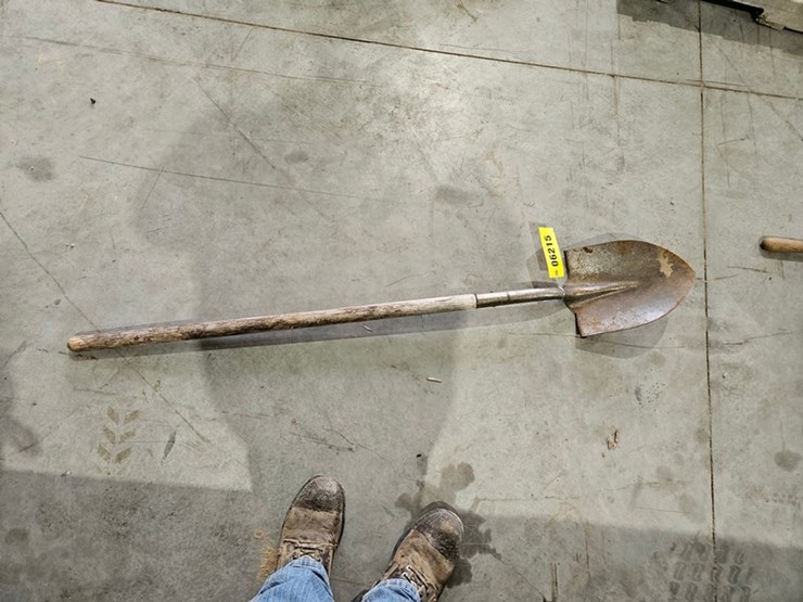 #6215-•-wood-handled-shovel-image-4