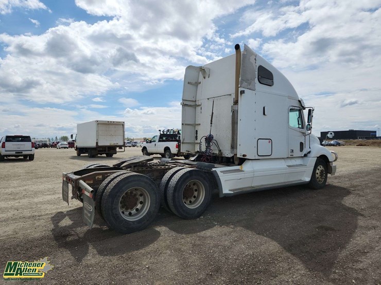 2005-freightliner-columbia-120-image-4