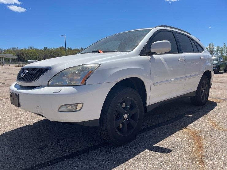 2004-lexus-rx330-image-1