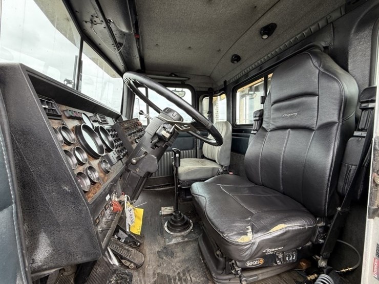 1994-kenworth-t800b-image-30