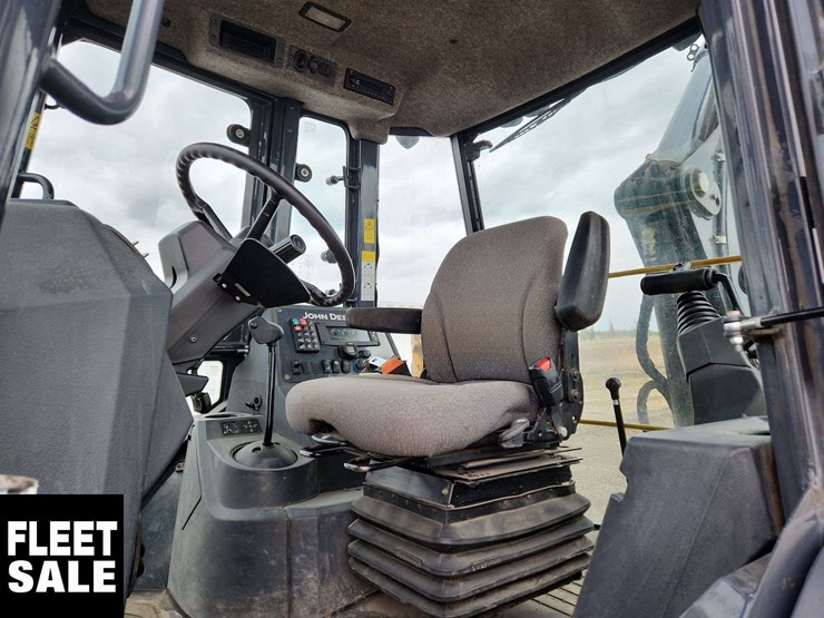 deere-410l-image-14