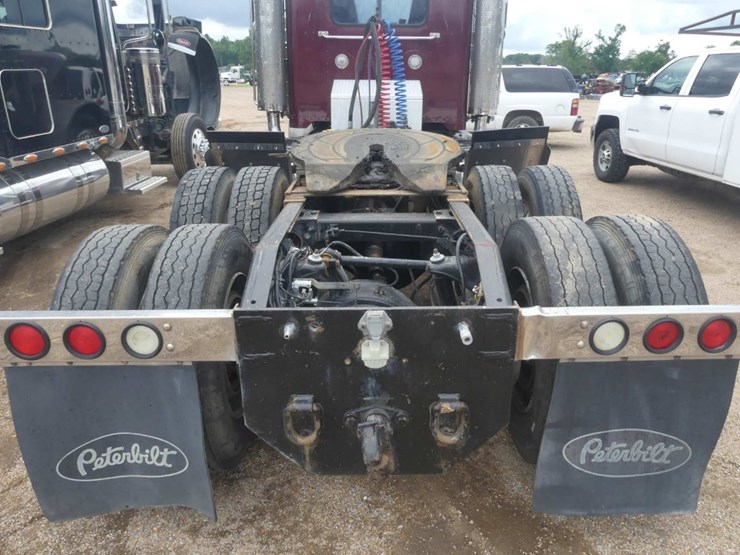 1994-peterbilt-379-image-8