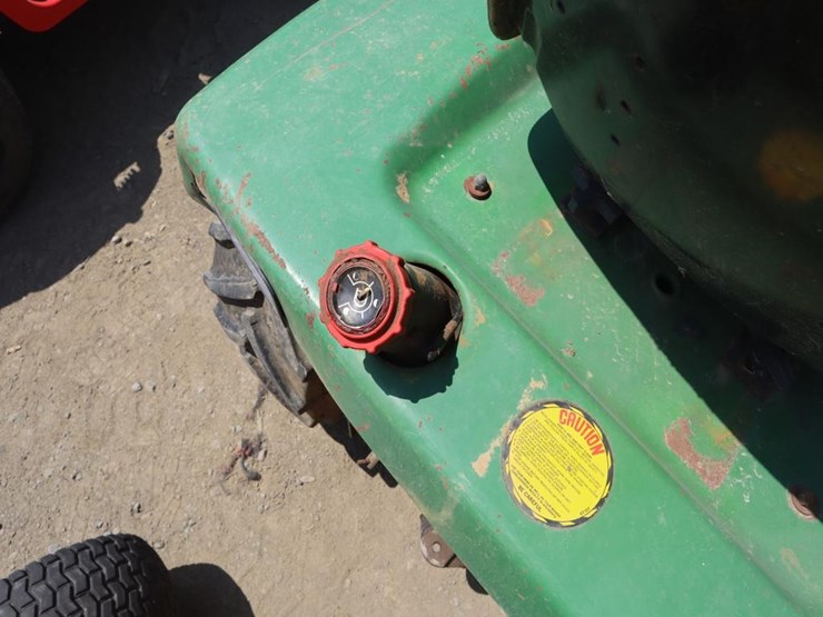 john-deere-332-image-15