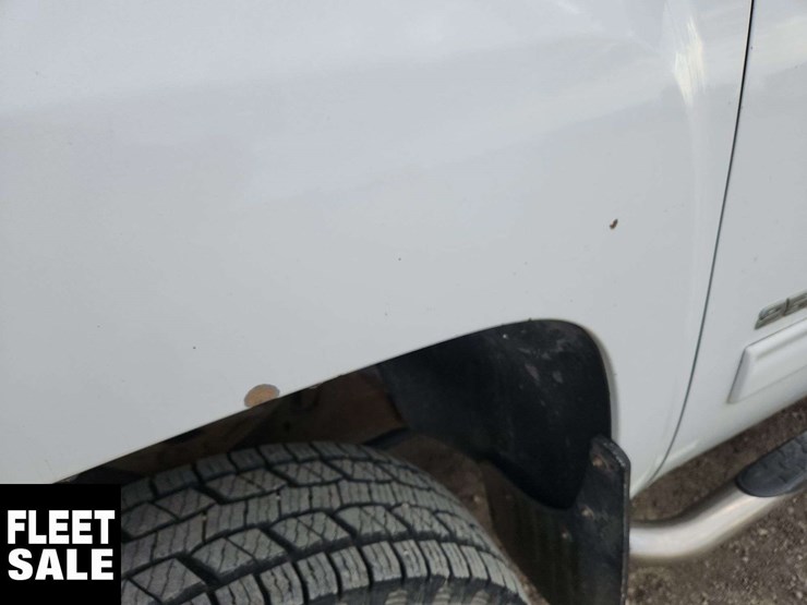 2012-chevrolet-silverado-2500hd-image-37